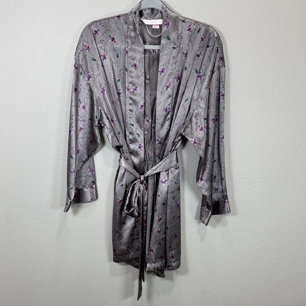 Victoria's‎ Secret Gray and Purple Floral Robe